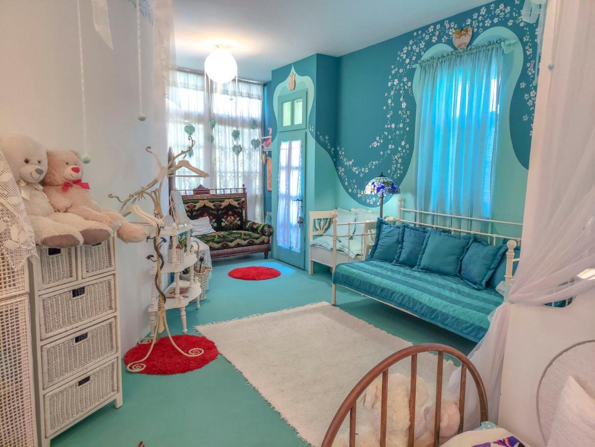 Feher Tulipan Apartman Hotel Debrecen Buitenkant foto