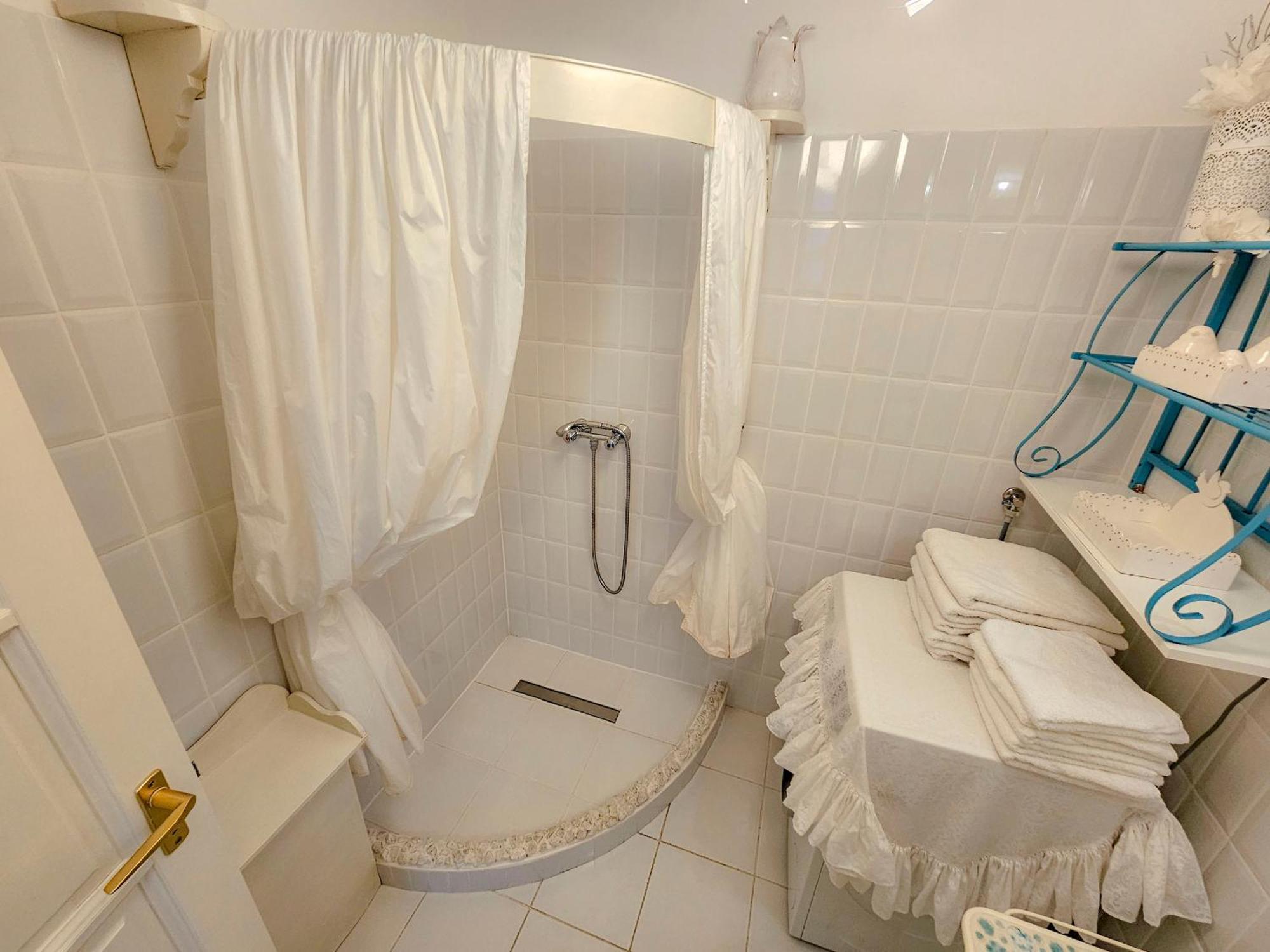 Feher Tulipan Apartman Hotel Debrecen Buitenkant foto
