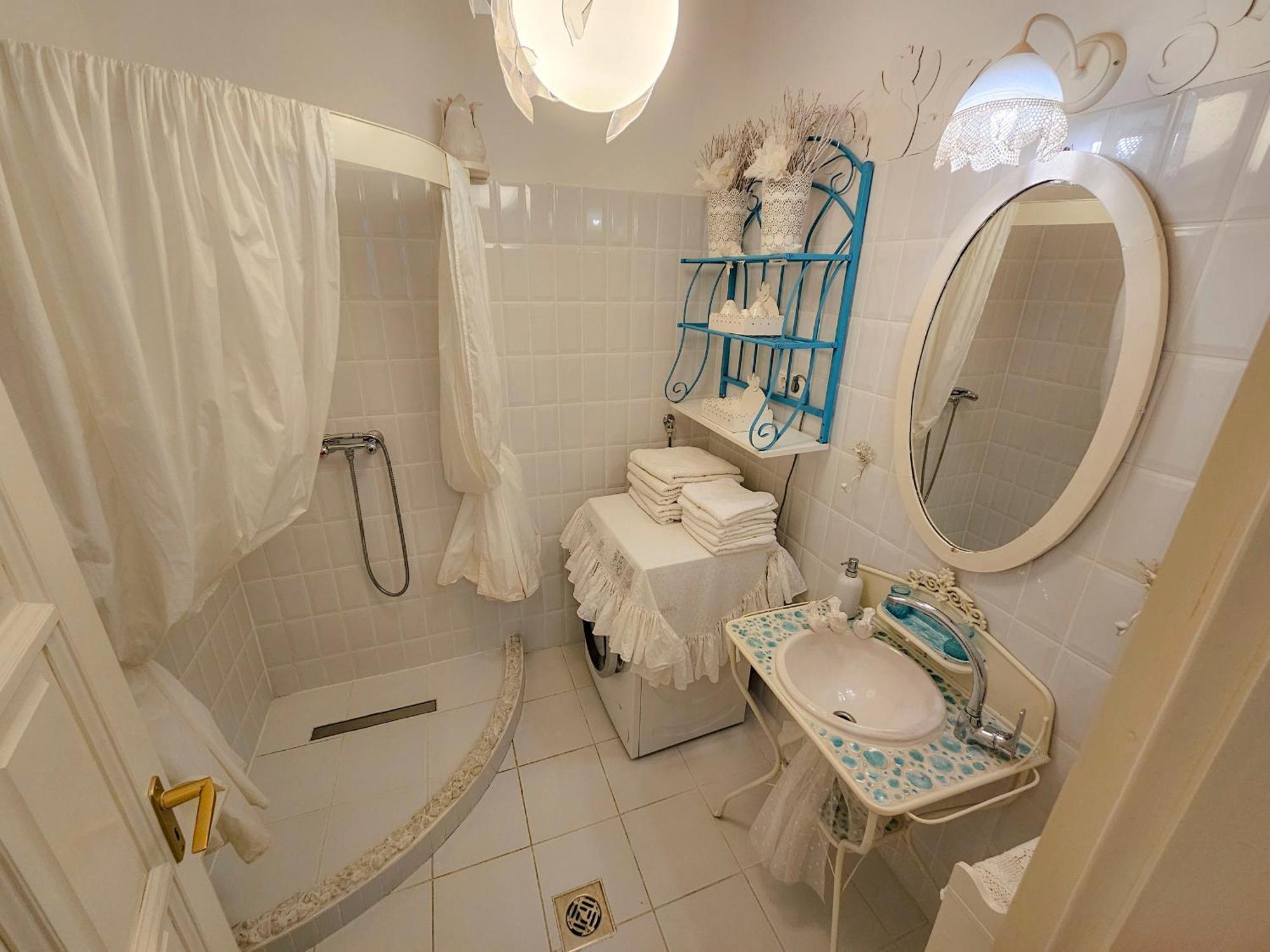 Feher Tulipan Apartman Hotel Debrecen Buitenkant foto